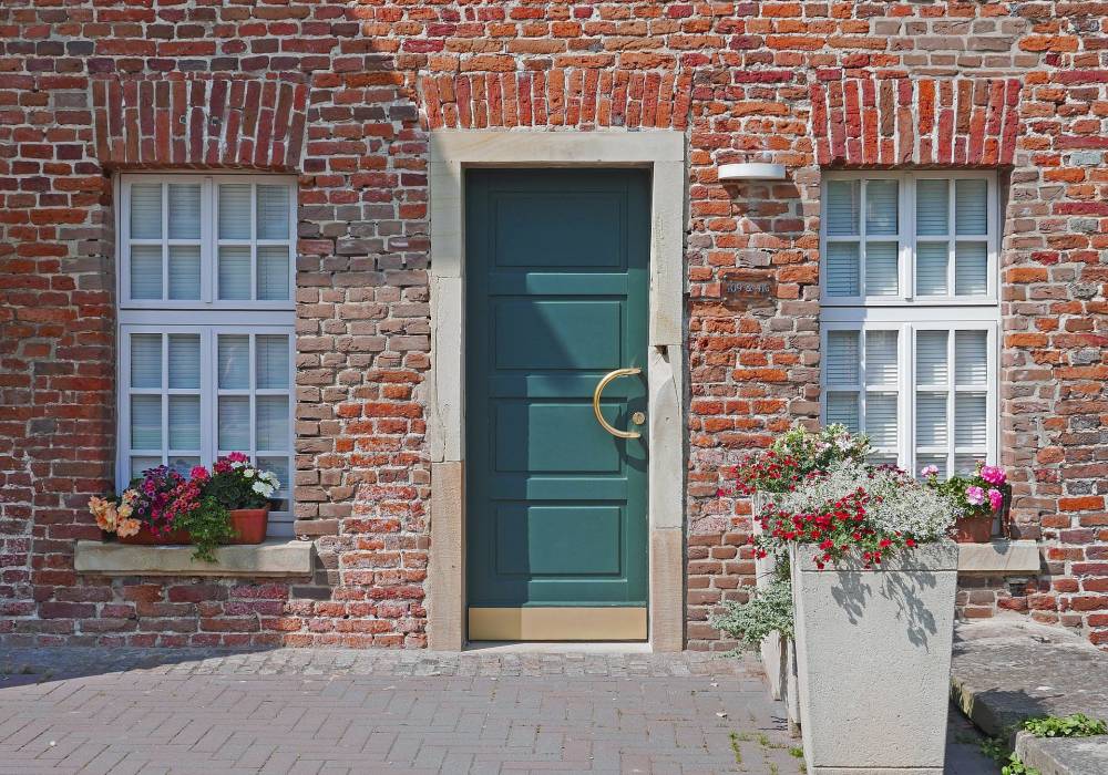 old-house-gd53c42de7_1920.jpg