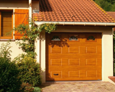 Porte basculante à cassette faux bois
