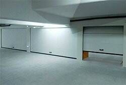 Porte sectionnelle de garage  en immeuble